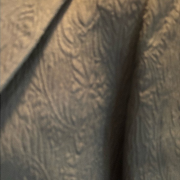 Elegant Black Textured Blazer - Picture 9 of 12